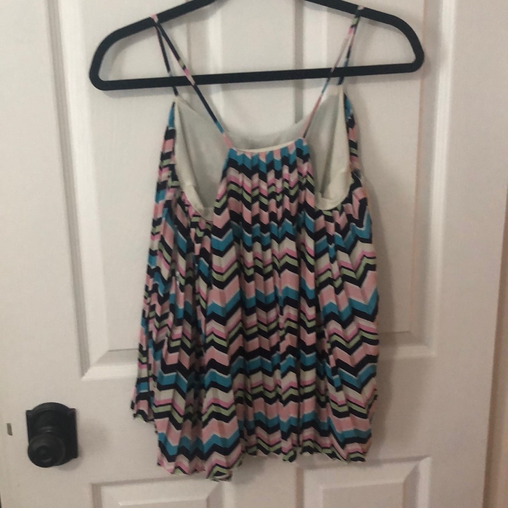 Chevron Rue 21 Top🦋 - Picture 2 of 3